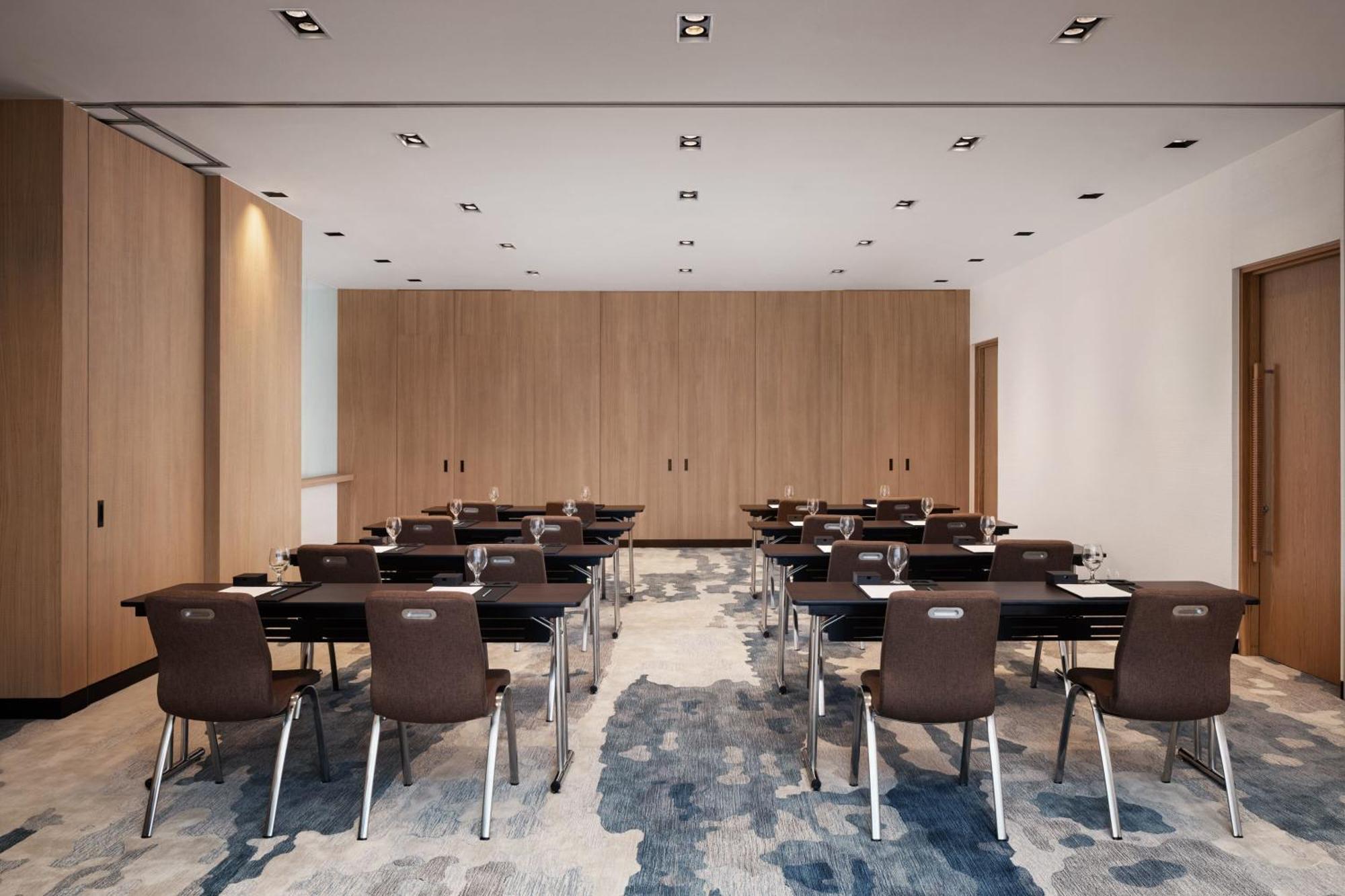 Hotel Fairfield By Marriott Phnom Penh Extérieur photo